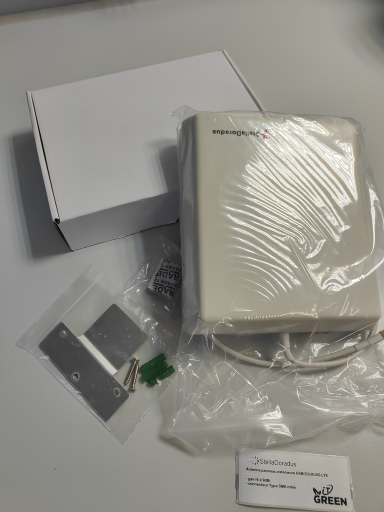 Stella Doradus antenne panneau extérieure GSM 2G/3G/4G LTE - gain 6 à 9dBi - connecteur Type SMA mâle - montage mural