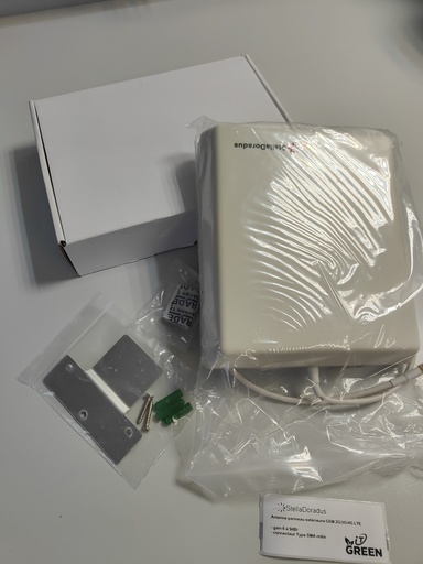 [SDANT-PANOUT-NF-MUR] Stella Doradus antenne panneau extérieure GSM 2G/3G/4G LTE - gain 6 à 9dBi - connecteur Type SMA mâle - montage mural